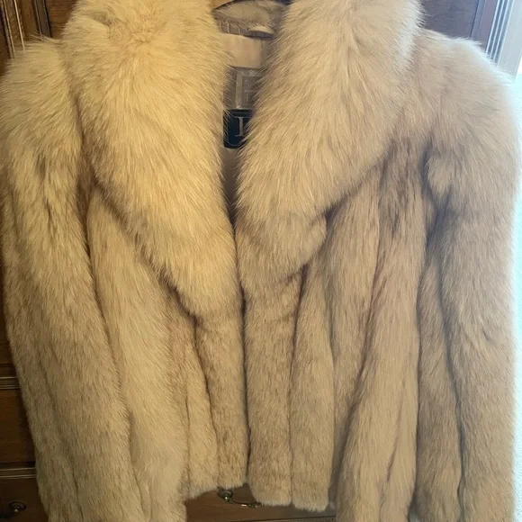 Stunning Norwegian Silver Fox coat - Picture 2 of 6